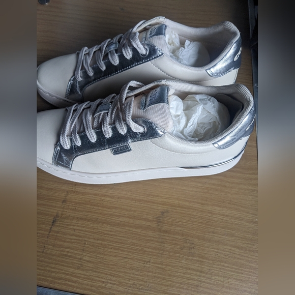 NWOB COACH Low line Metallic Pop Sneaker White Silver Leather Size 7.5 B - Picture 1 of 5